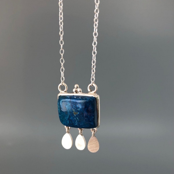 https://www.afrartgallery.com/collections/persian-necklaces/products/handmade-silver-necklace-with-lapis-lazuli-and-beads